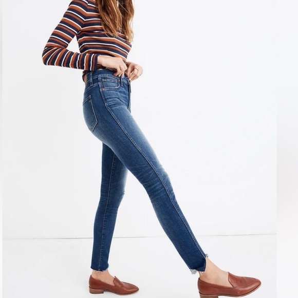 Madewell 10" High Rise Skinny Jean with Asymmetrical raw hem size 25 - Picture 4 of 15